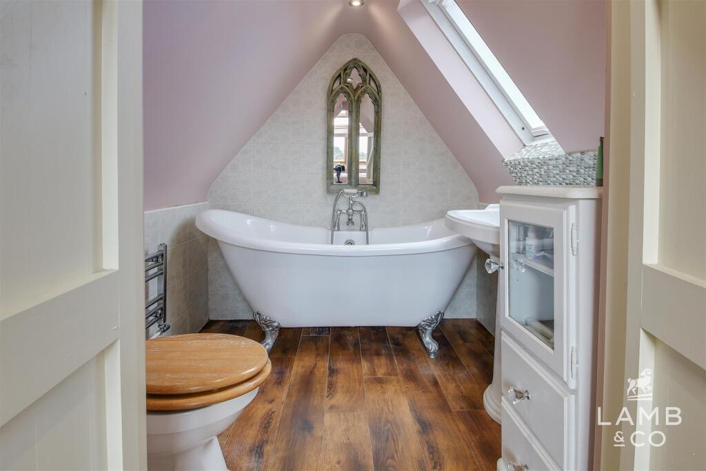 EN SUITE