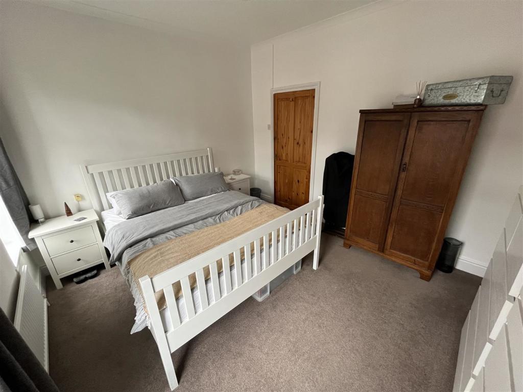 Bedroom 1 Aspect 3.jpg