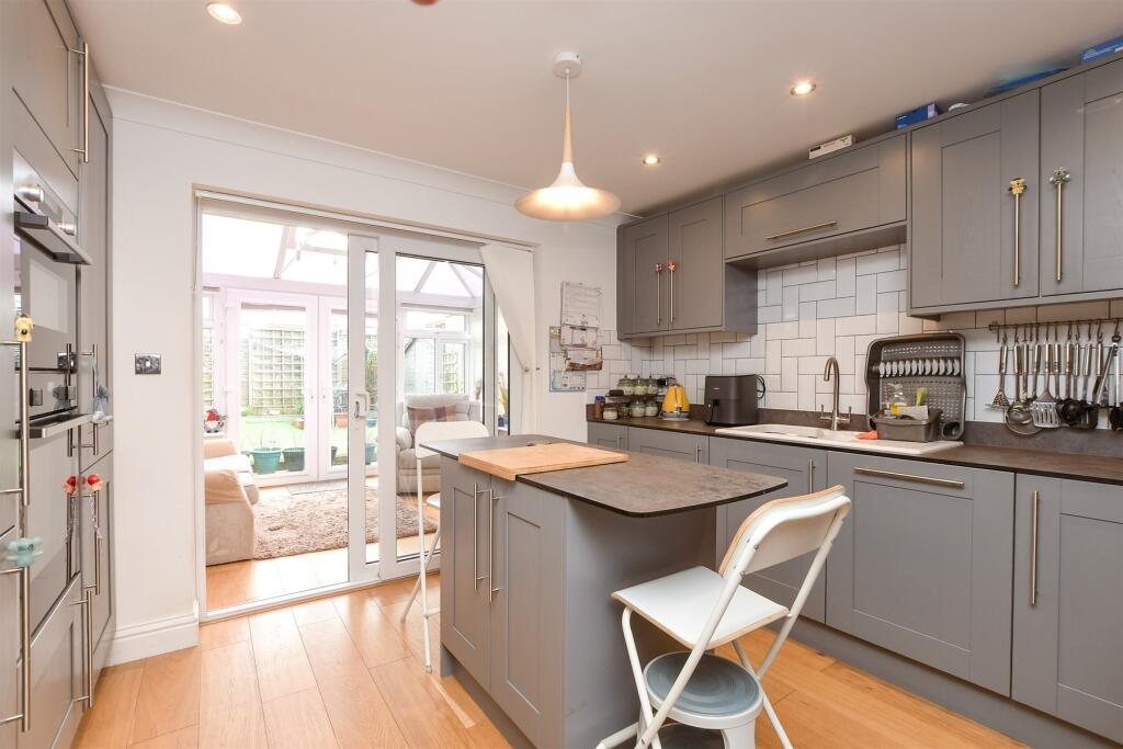 Kitchen/Breakfast Room