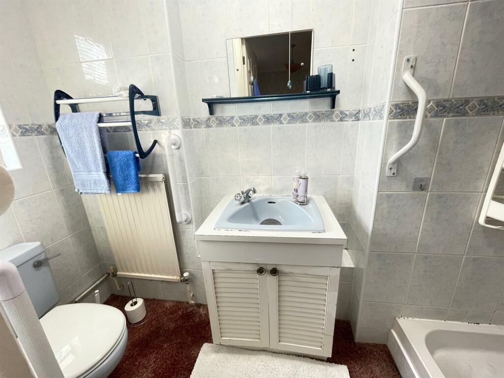 En Suite Shower Room