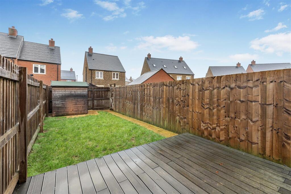 6 Hana Close, Adderbury-11.jpg