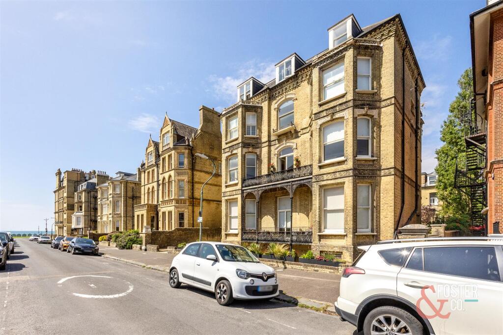 Third Avenue, 6, Flat 8-022.JPG