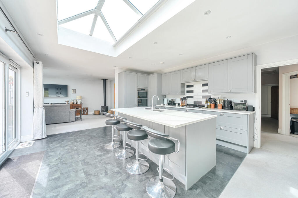 1315775-12-685e47...