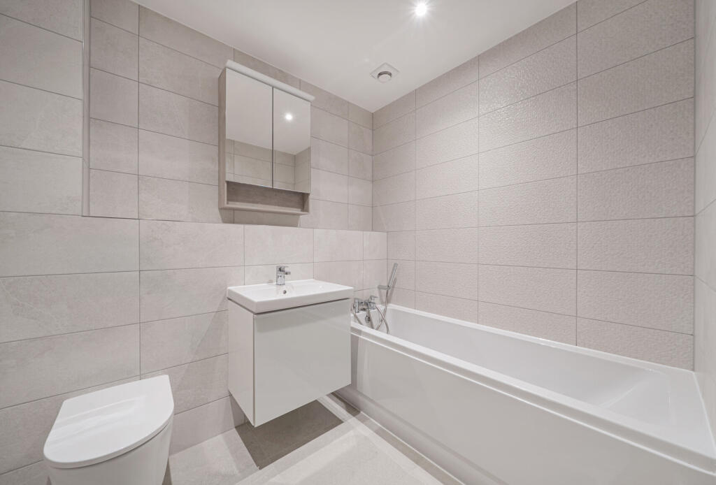 1354970-5-68caaf4...