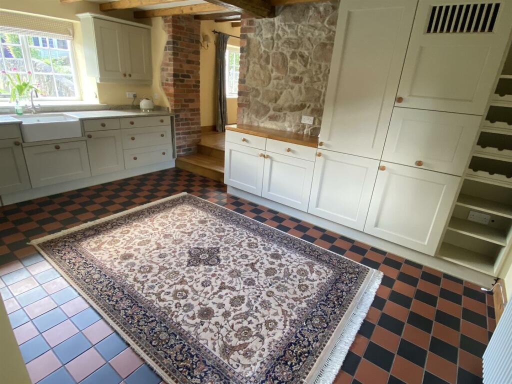 Dining kitchen
