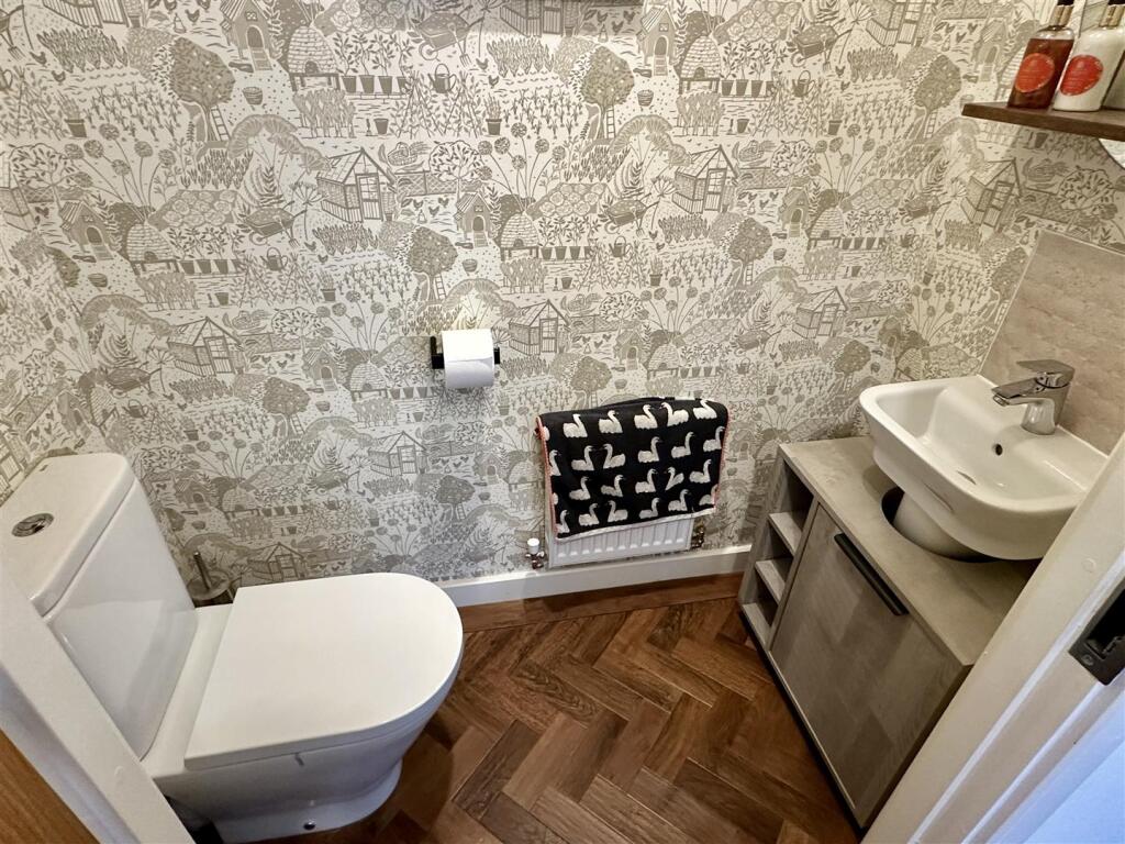 downstairs wc