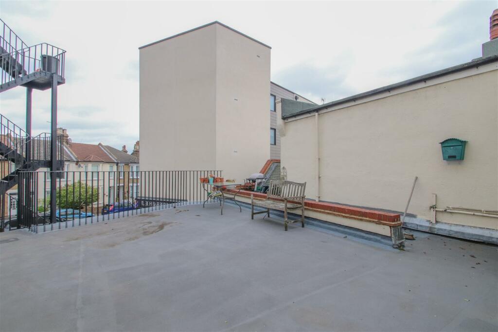 Communal Roof Terrace