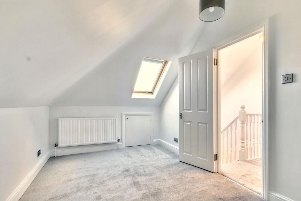 8.loft bedroom 4.jpg