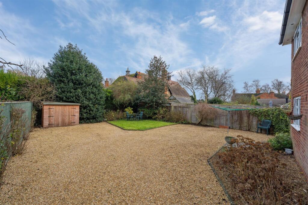 Parking &amp; Garden