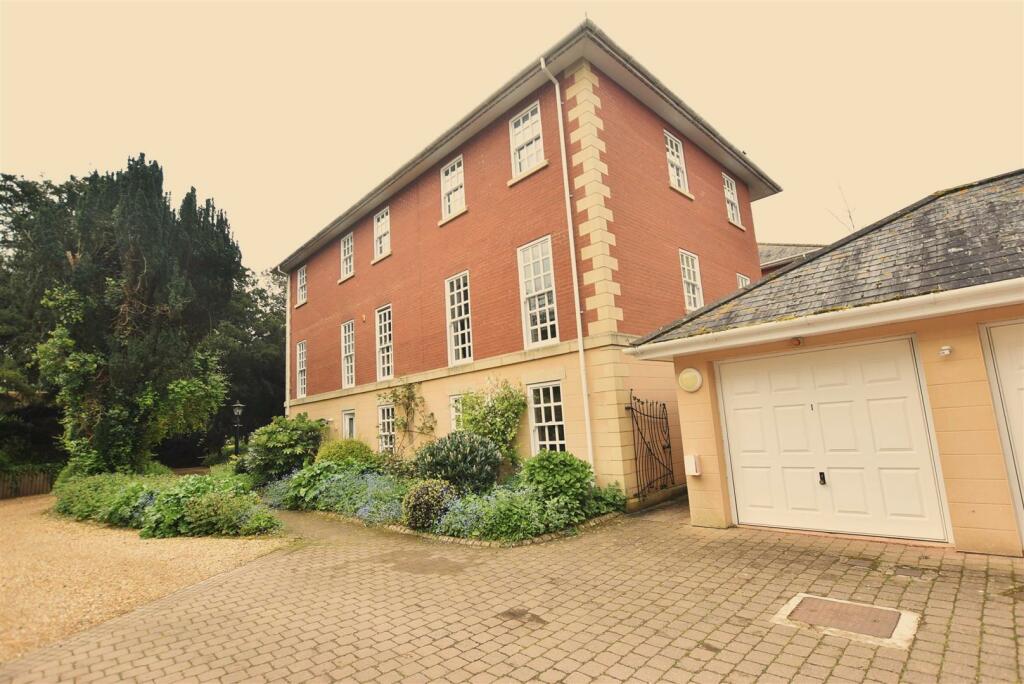 Garage Close to House