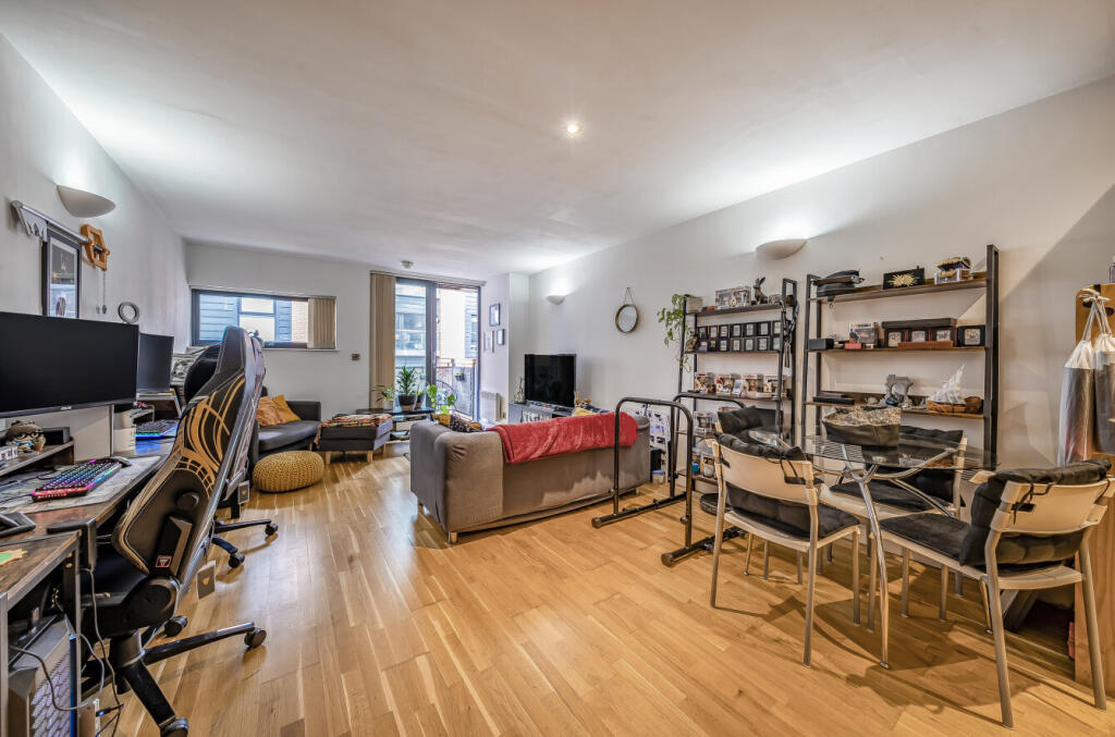 1357773-10-68cbf7...