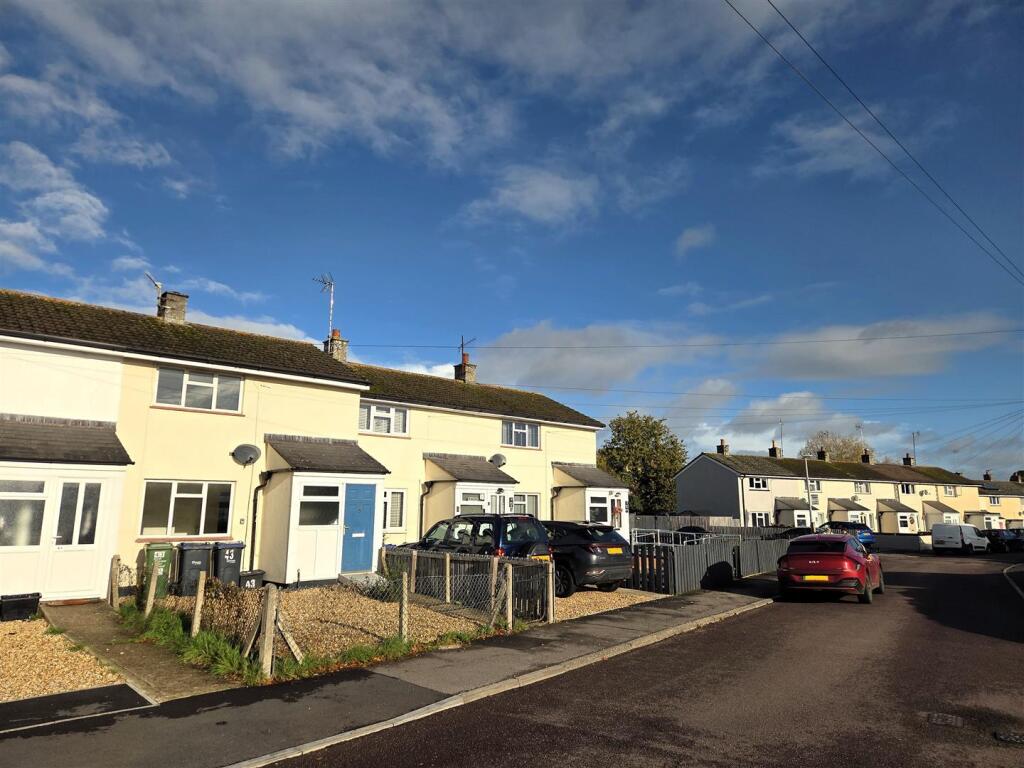 43 Newcroft - Street Scene.jpg