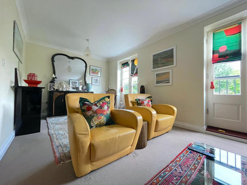 Living Room (4)
