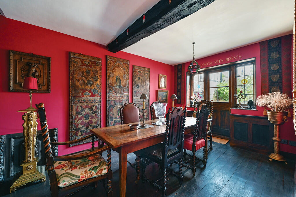 7 mermaid street ...