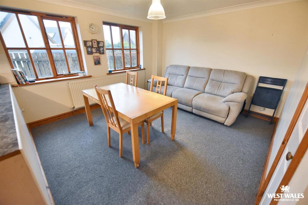 10 - 2025-11-16T203123.449.jpg