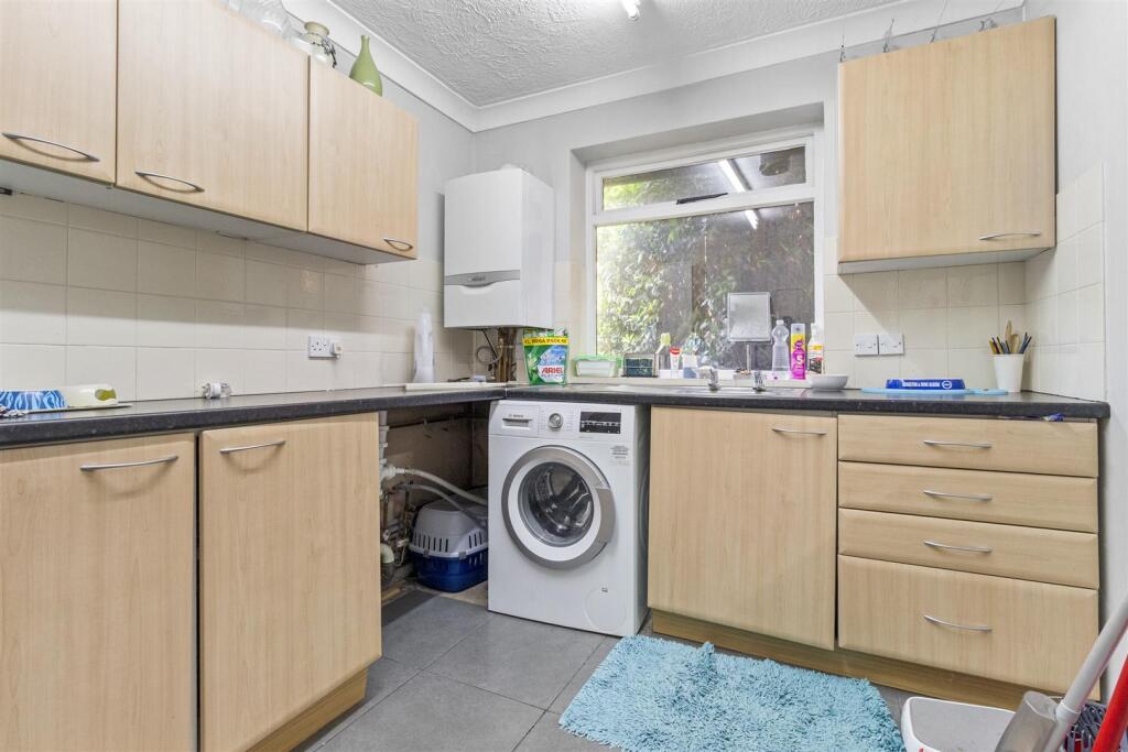 Whylands Crescent, 12_013.JPG