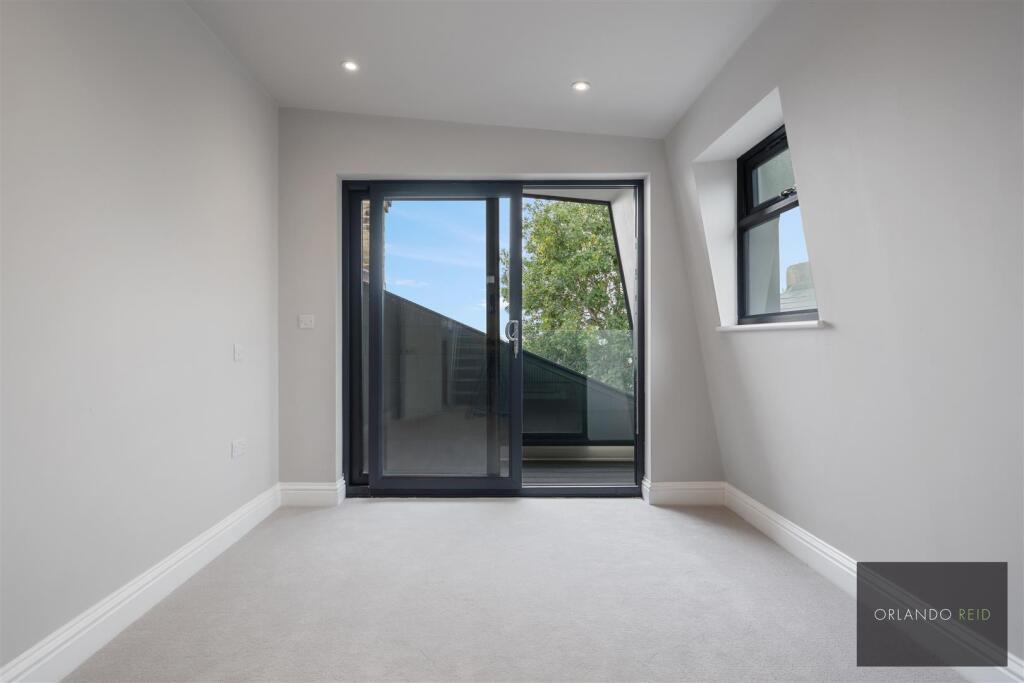 182B Dunstans Road SE22 0ES-8.jpg