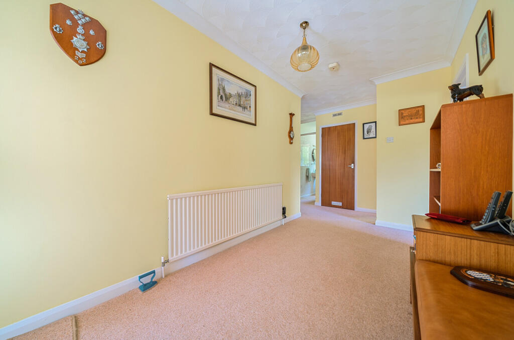 1303254-5-683e039...