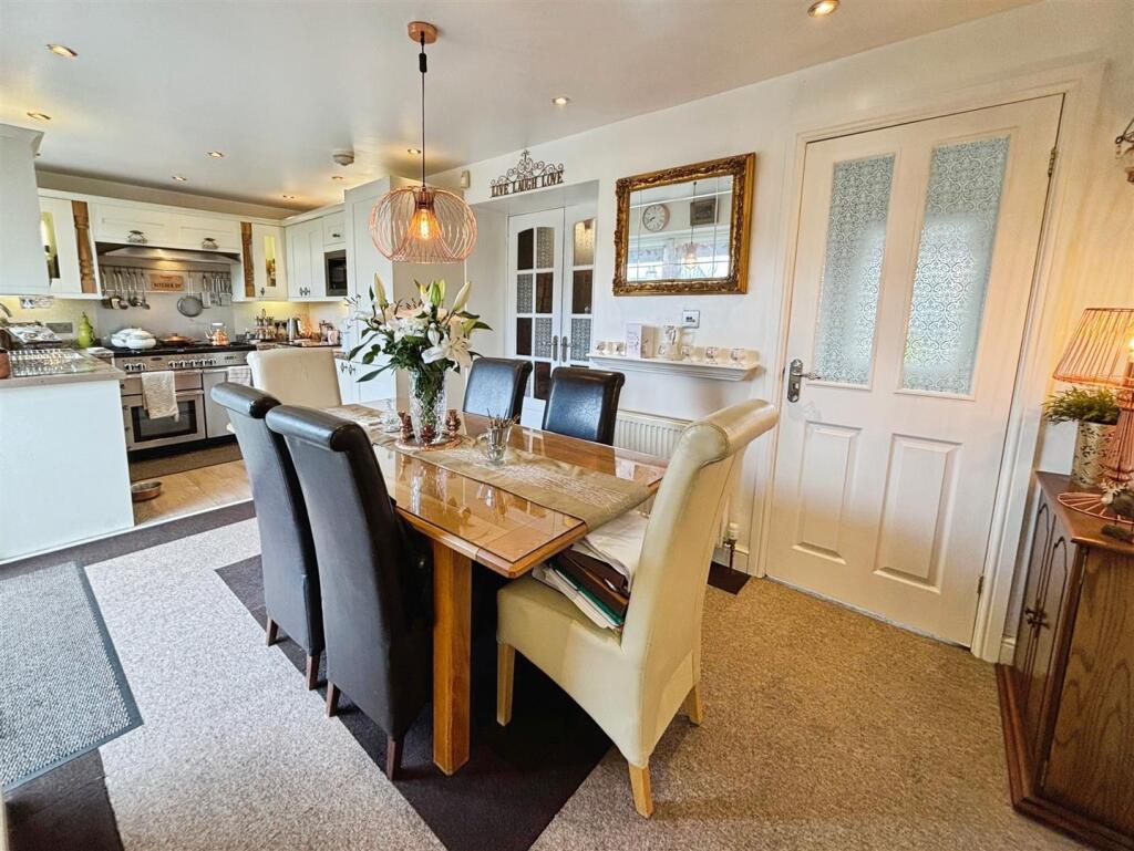 Dining Kitchen (2).jpg