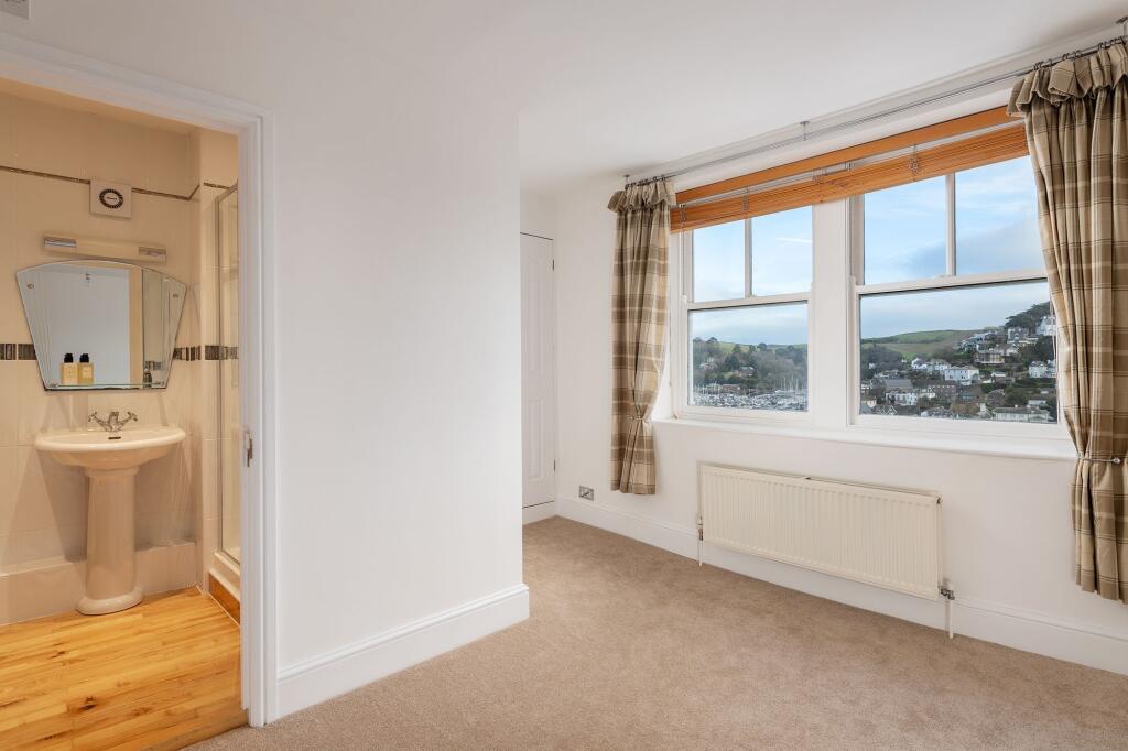 Main Bedroom &amp; Ensuite Shower Room_Flat 3 Stella Maris