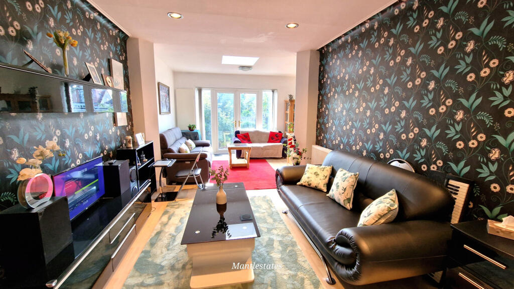 REAR RECEPTION