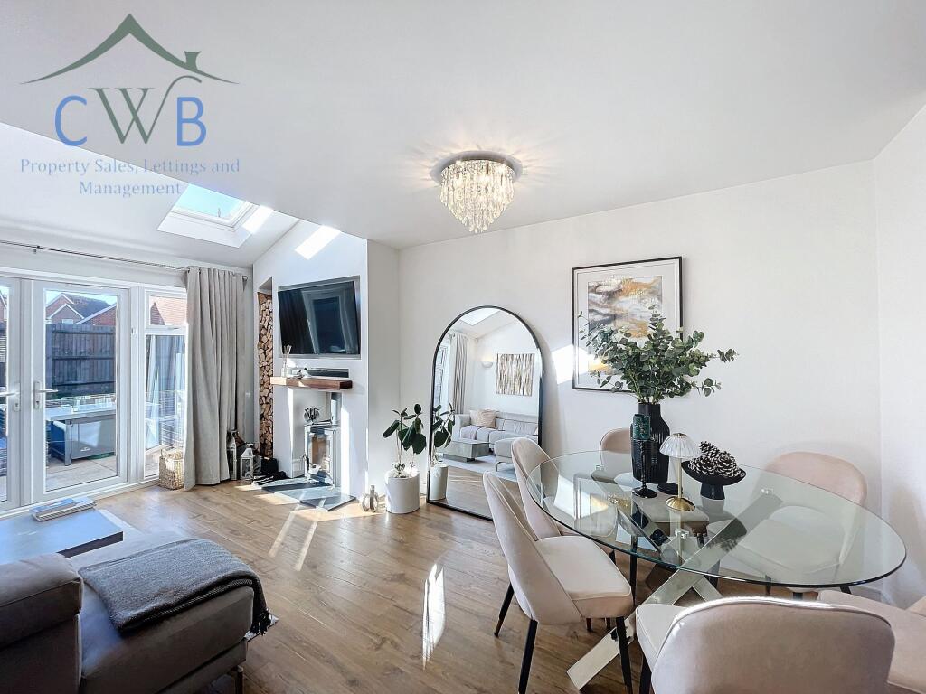 Sitting/Dining Room