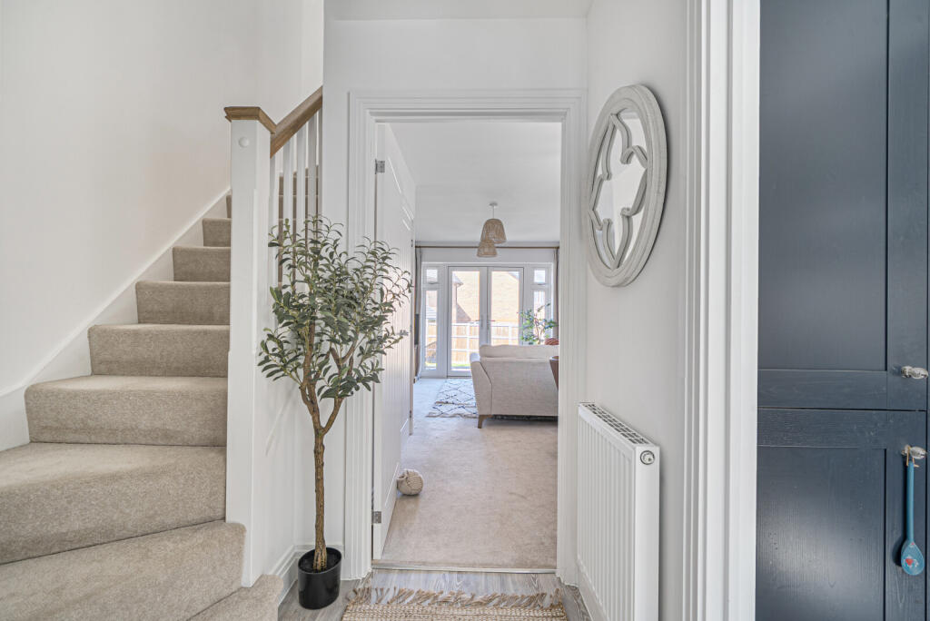 1348860-13-68bed7...