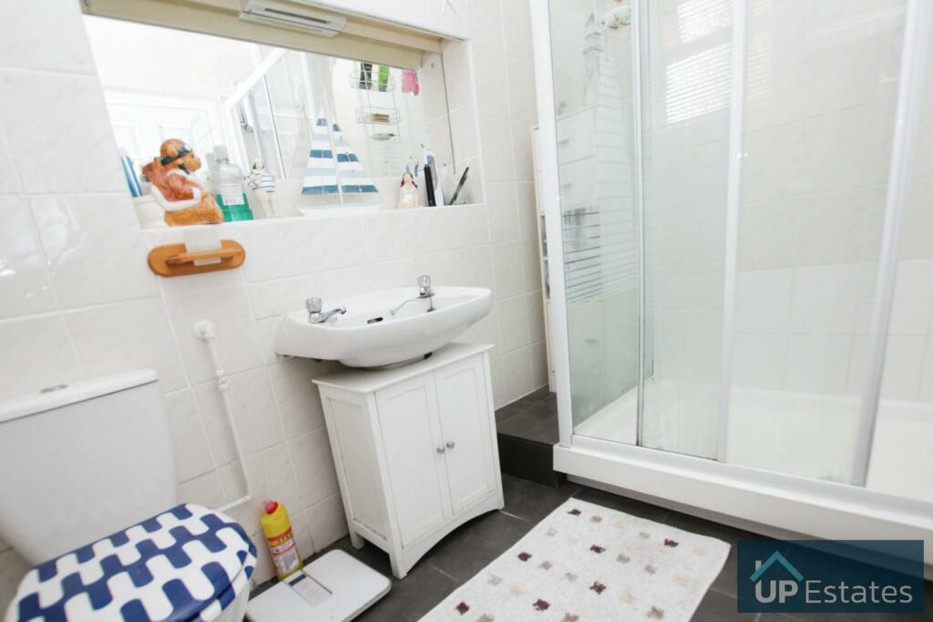Shower Room.JPG