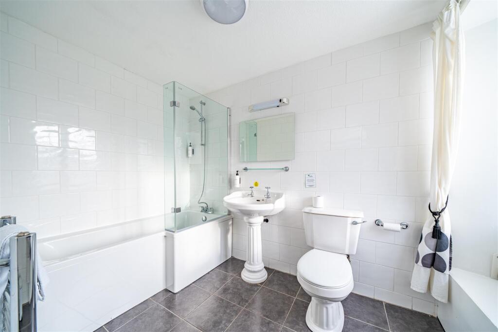 24235 East Ayton Lodge Hotel-039.jpg