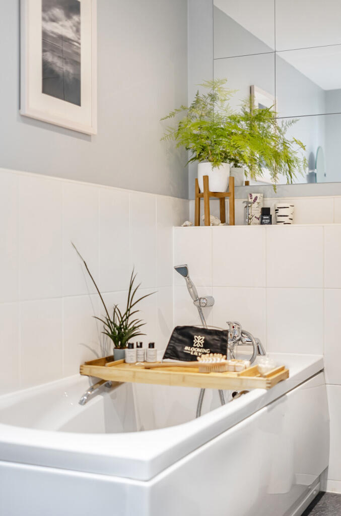 1319641-8-686809a...