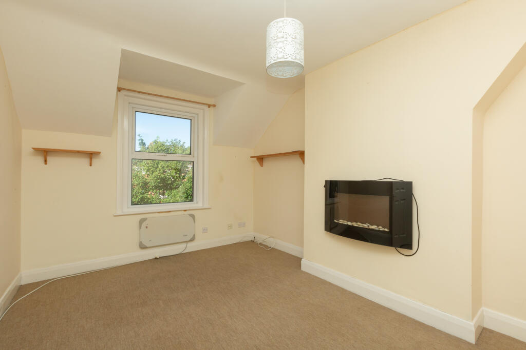 general Flat 3, 12 C