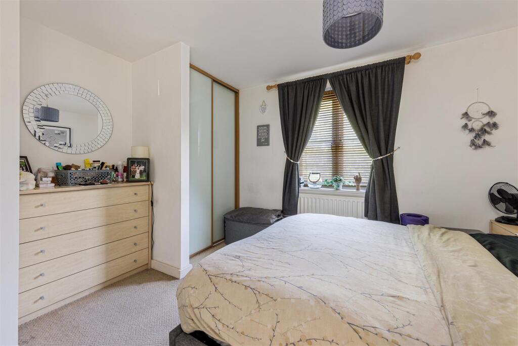 Riverhead Close, E17
