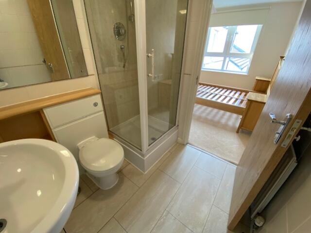 ensuite 2