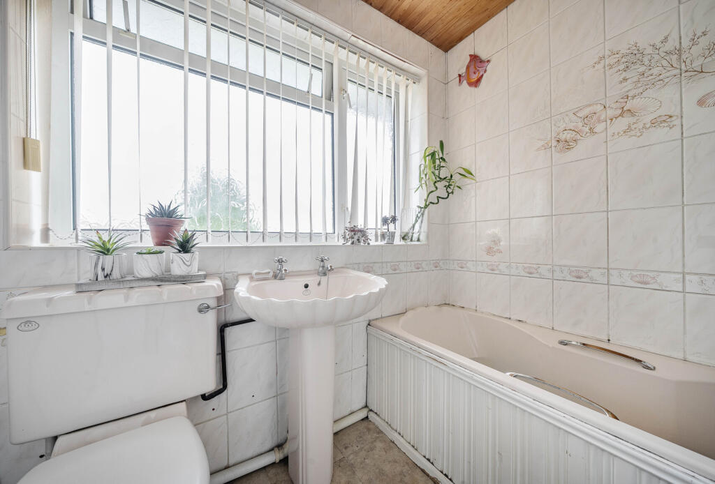 1298806-9-6839e63...