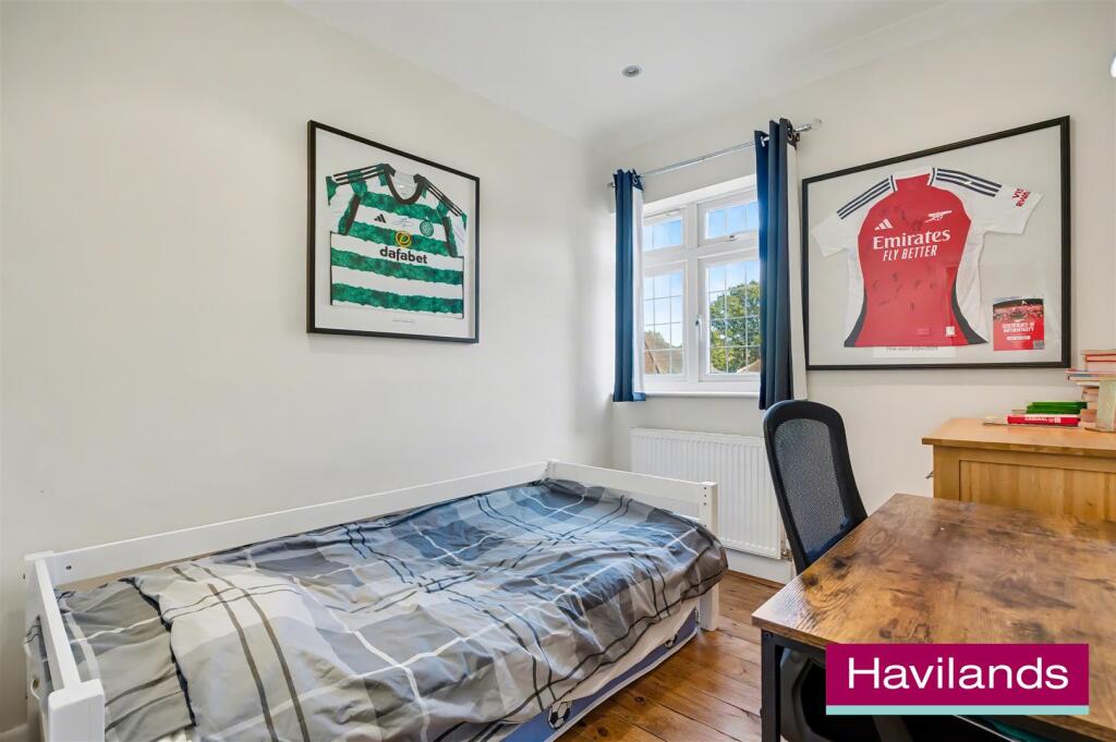 54 Cheyne Walk N21 1DE-2.jpg