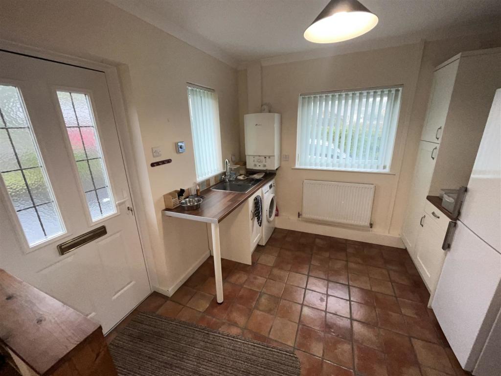 OPEN PLAN KITCHEN/DINING/UTILITY ROOM
