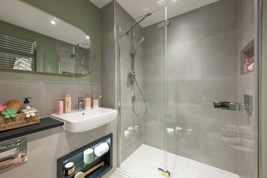 En-Suite - The Foxglove, Number 1 Show