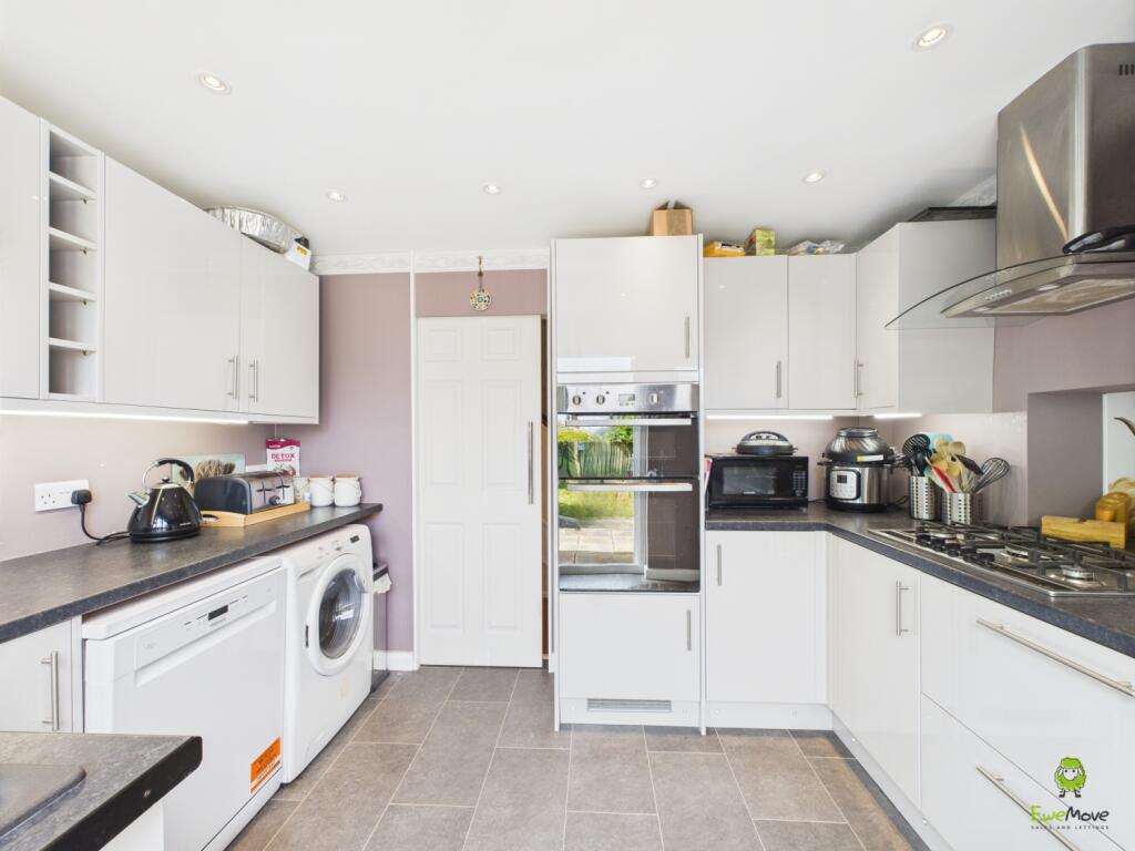 Presented by Nicoleta at EweMove Bexleyheath and D