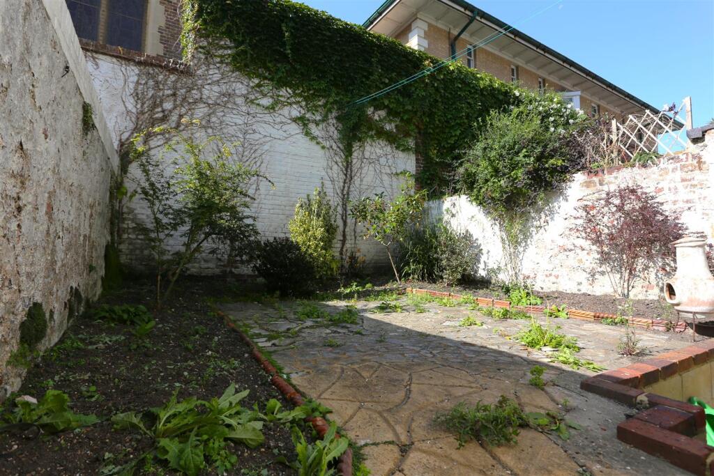 LGF 26 St Georges Terrace (10).JPG