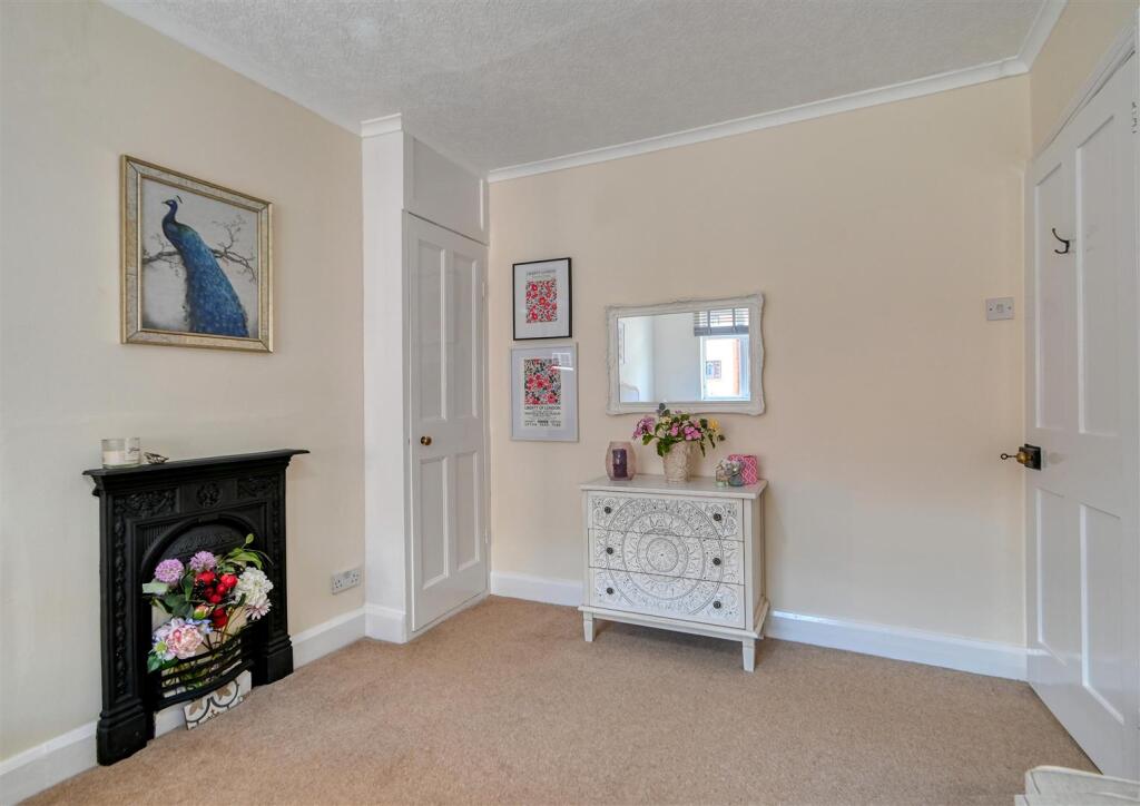 4 Cliff Gardens-06.jpg