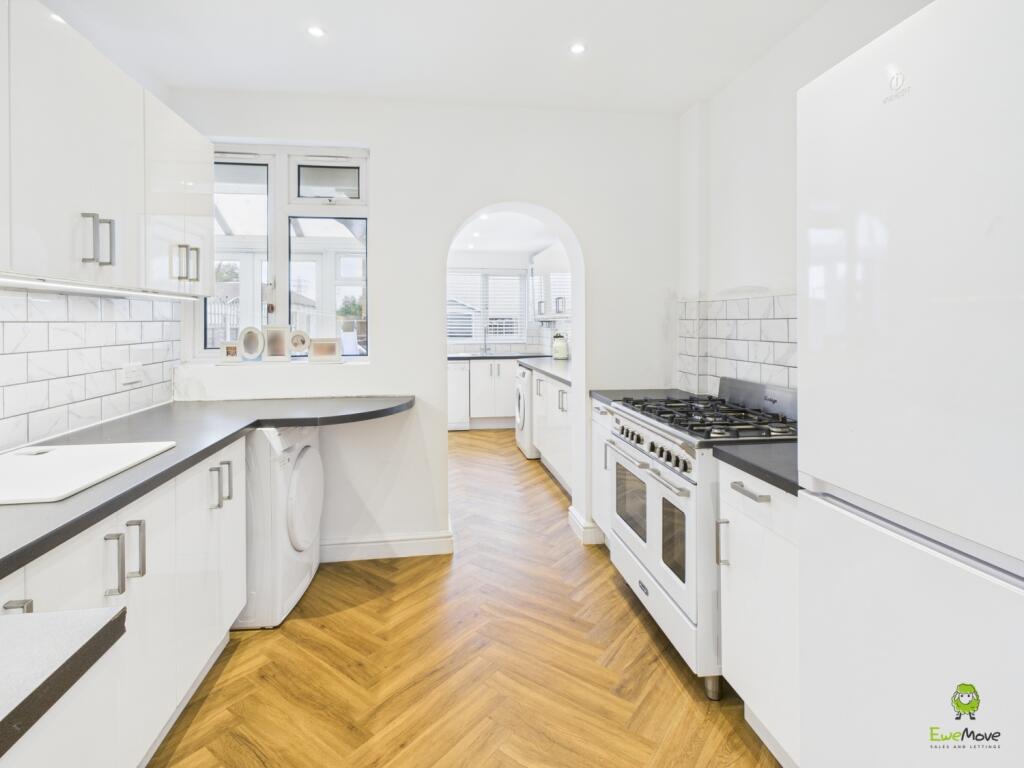 Kitchen James Hillier Ewemove Bexley and Dartford 