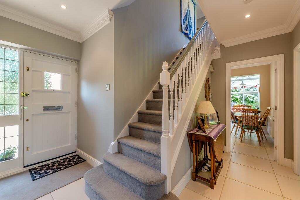 Entrance Hall / Stairs