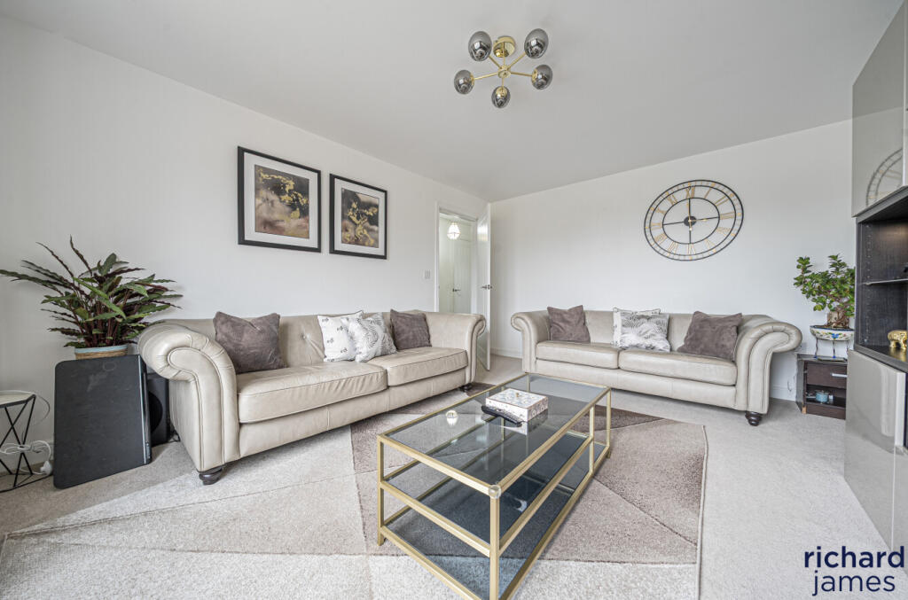 d8ea175215a44e34a69a1d9650ac8377