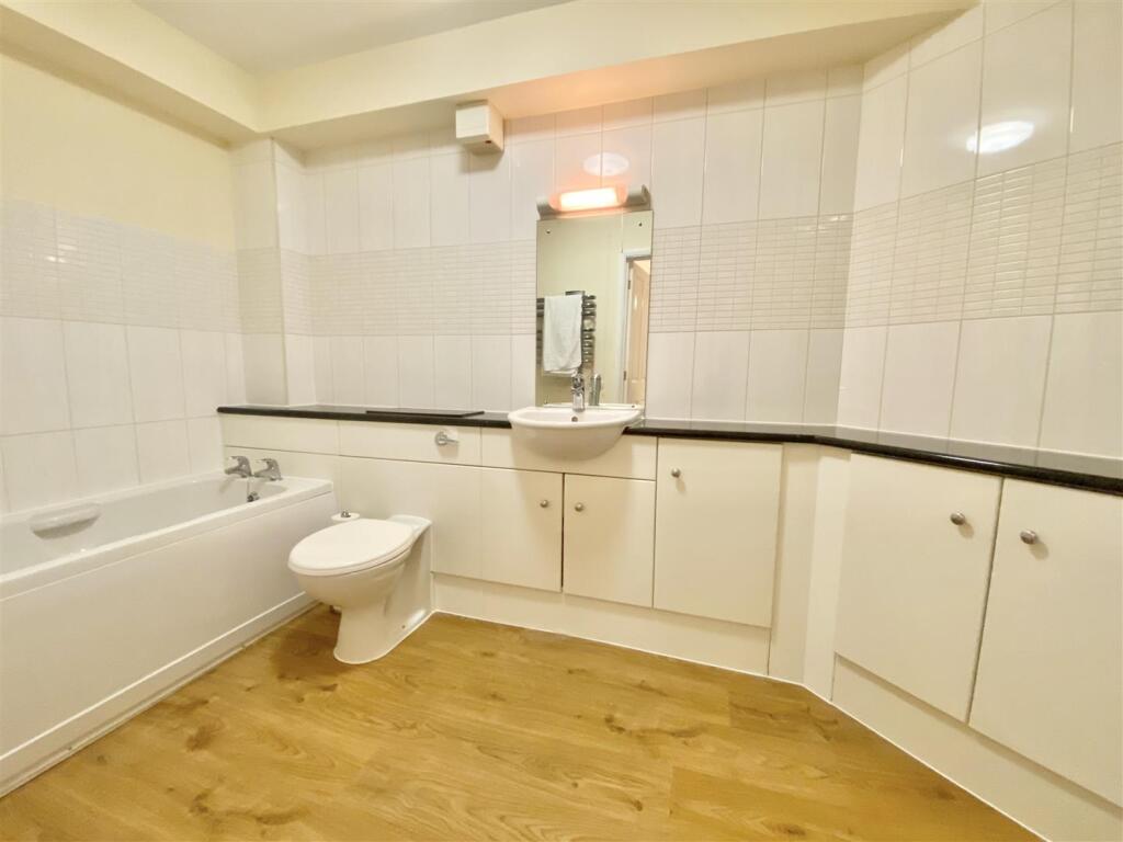 14 Radbrook House-9.jpg