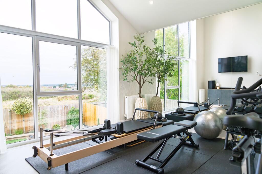 Bedroom 2/ Gym