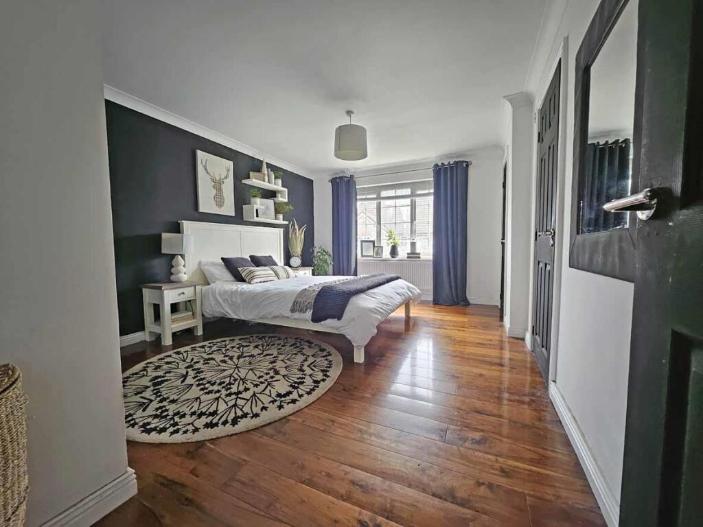 Aberdeen Avenue 100 Bed 1...jpg