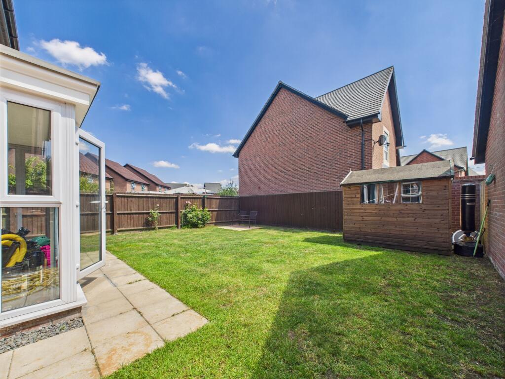 CAM03674G0-PR0564-STILL003