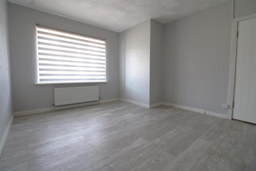 Bedroom 1.JPG