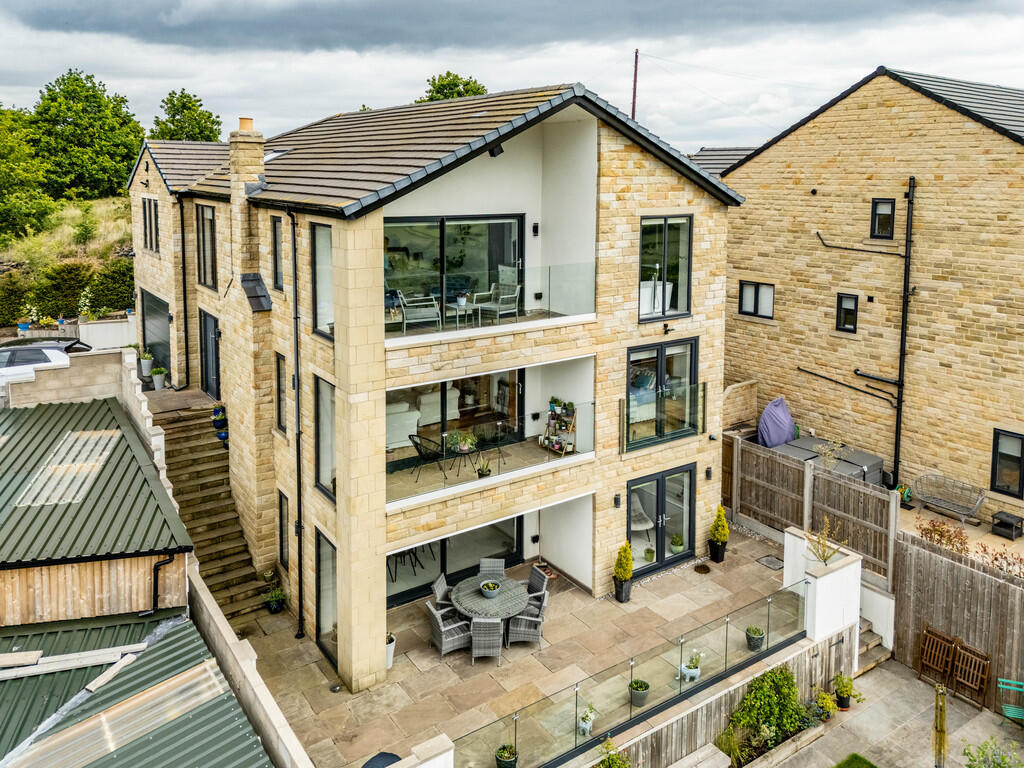 205FLDews-280525-...