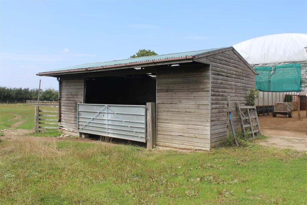 FIELD SHELTER